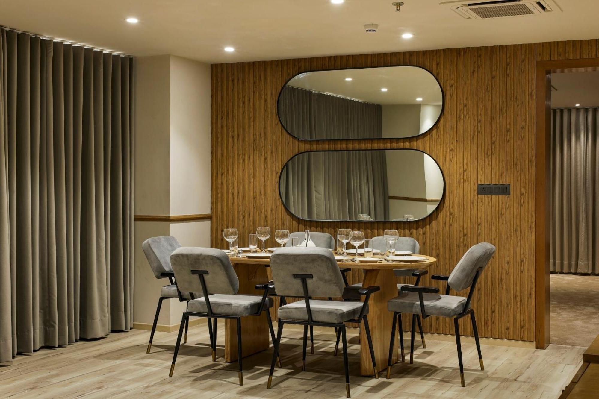 Sunday Hotel 巴罗达 外观 照片
