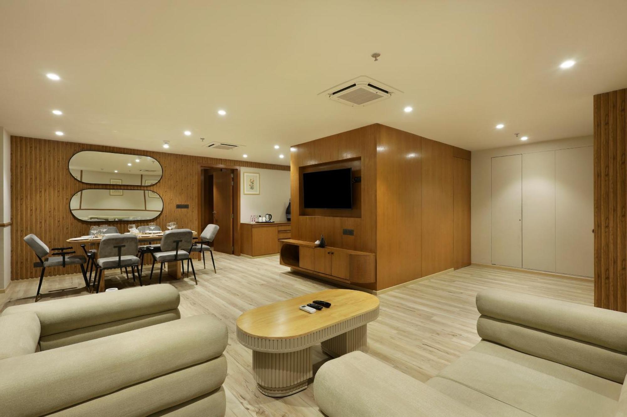 Sunday Hotel 巴罗达 外观 照片