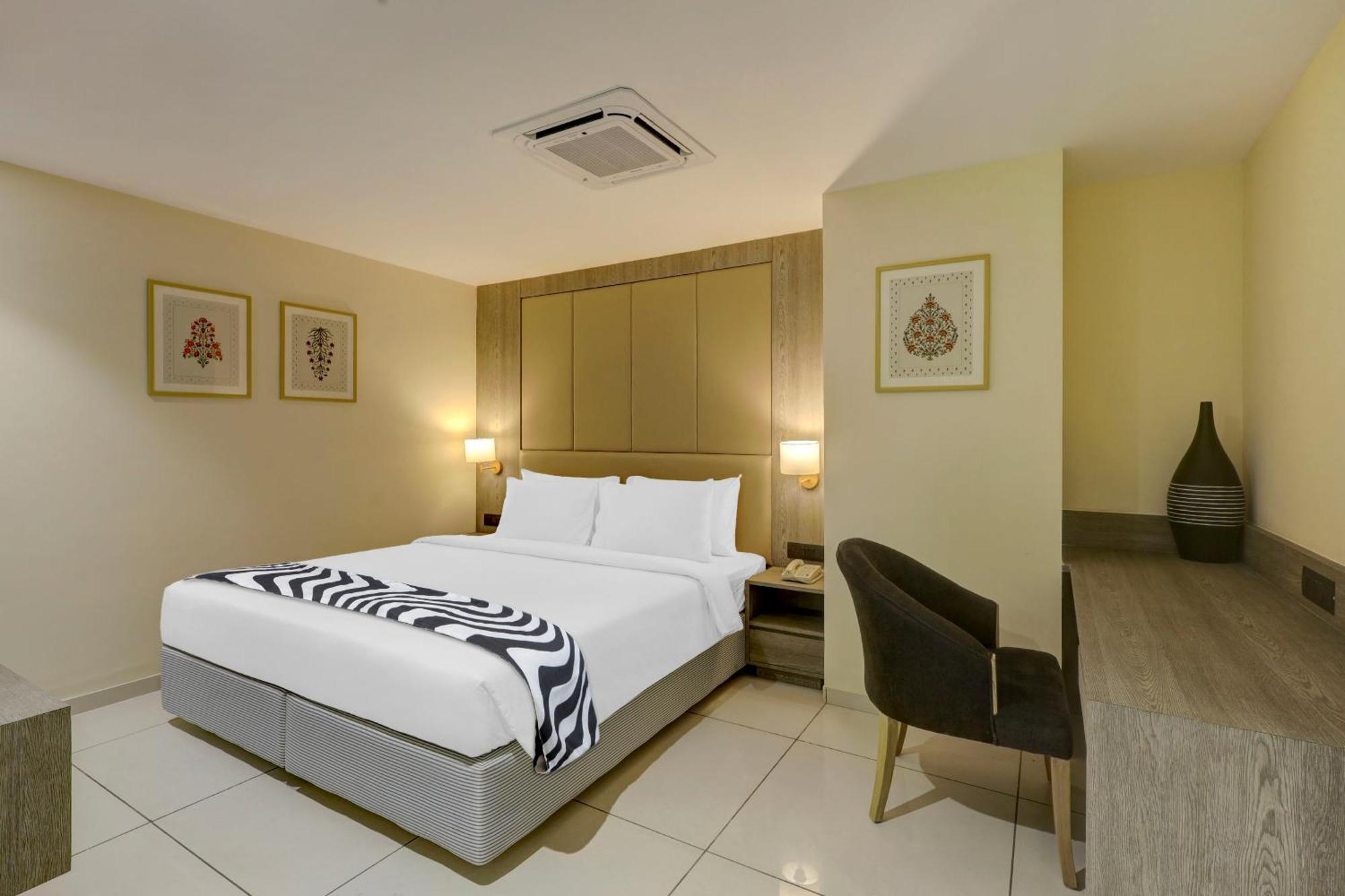 Sunday Hotel 巴罗达 外观 照片
