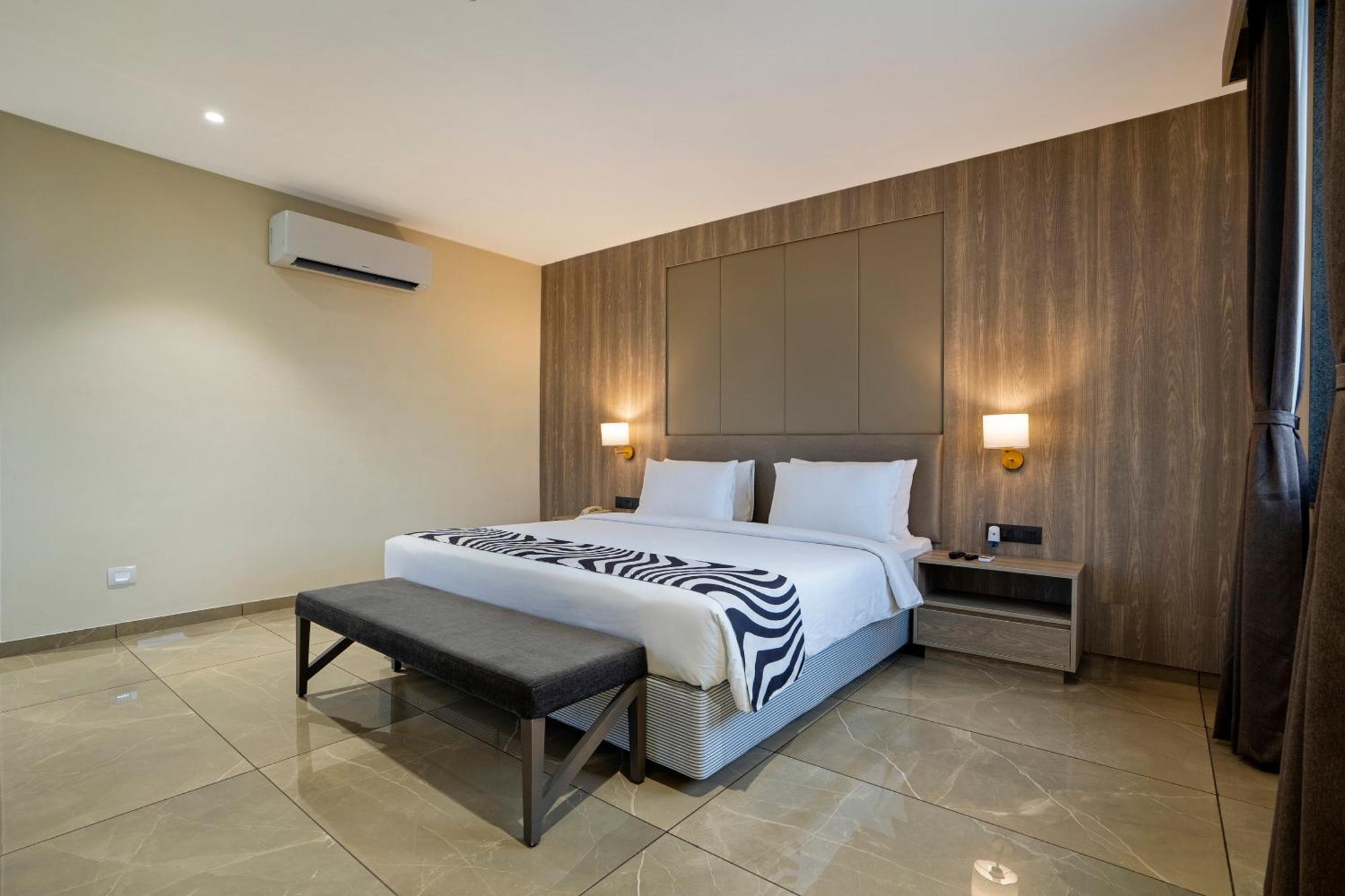 Sunday Hotel 巴罗达 外观 照片
