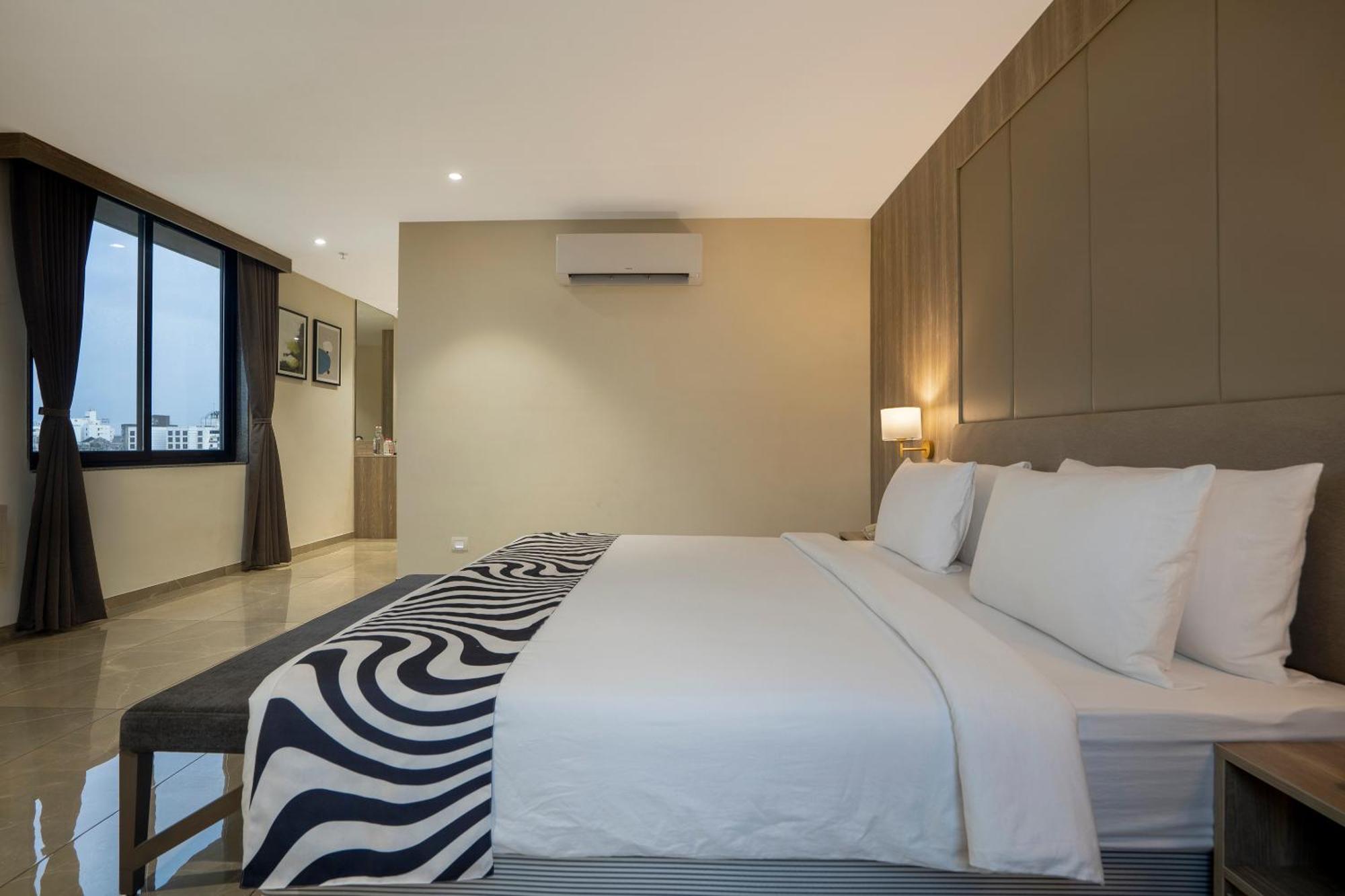 Sunday Hotel 巴罗达 外观 照片