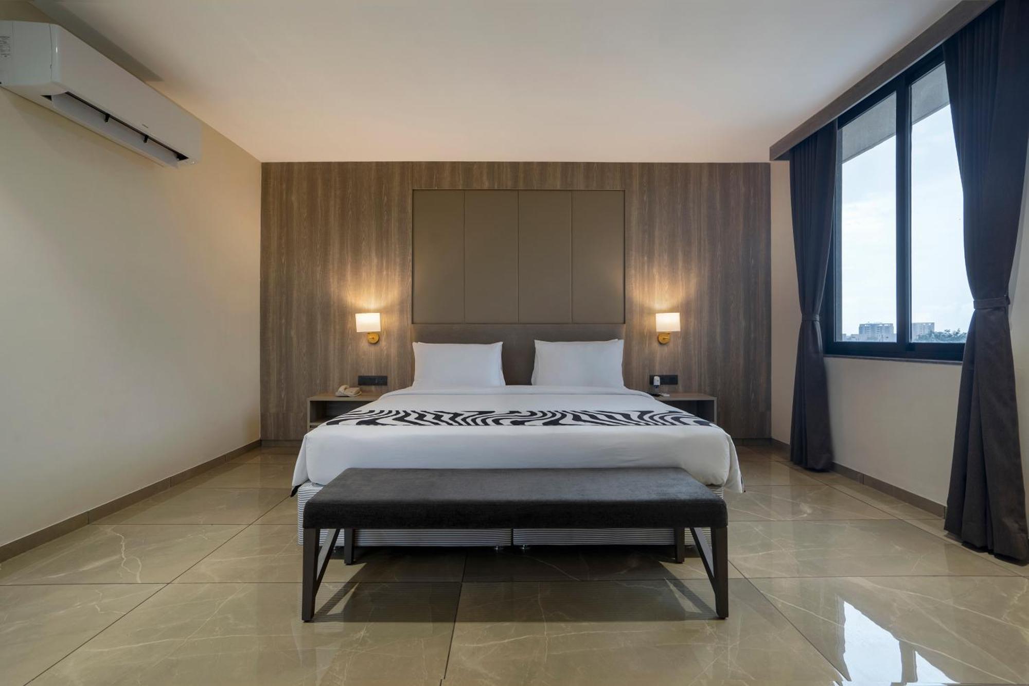 Sunday Hotel 巴罗达 外观 照片