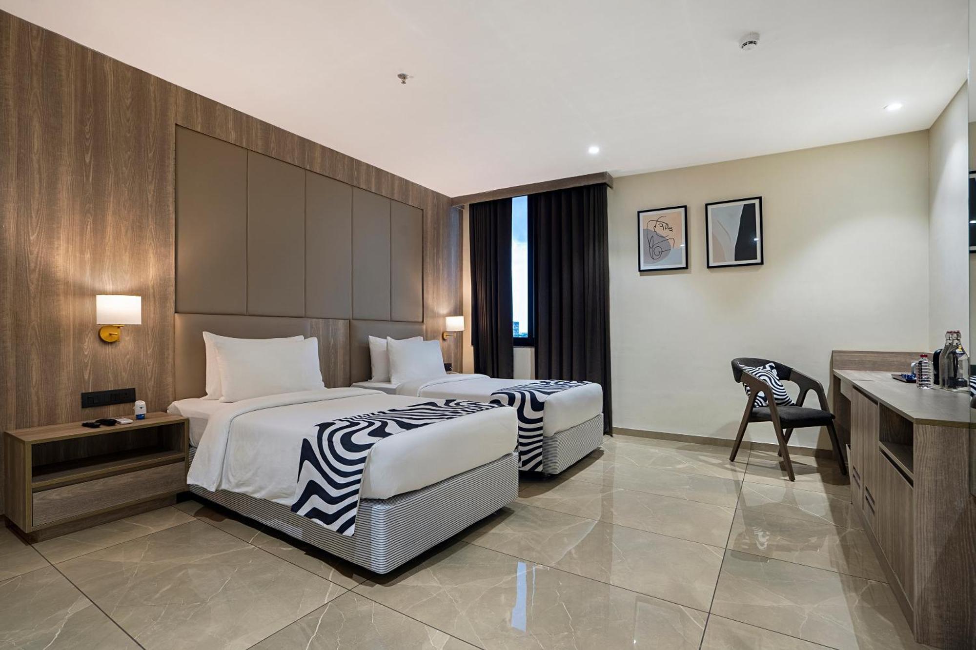 Sunday Hotel 巴罗达 外观 照片