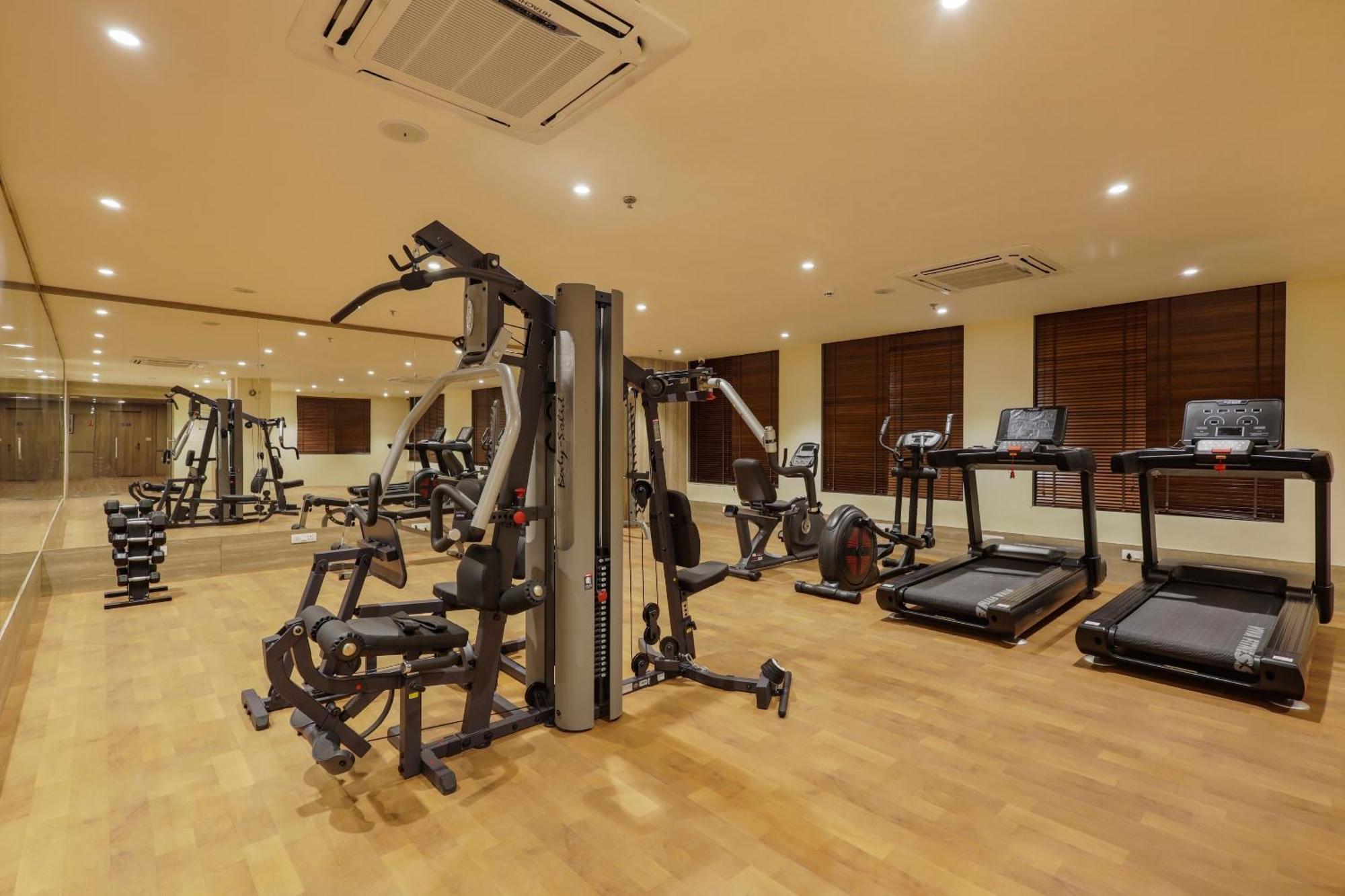 Sunday Hotel 巴罗达 外观 照片