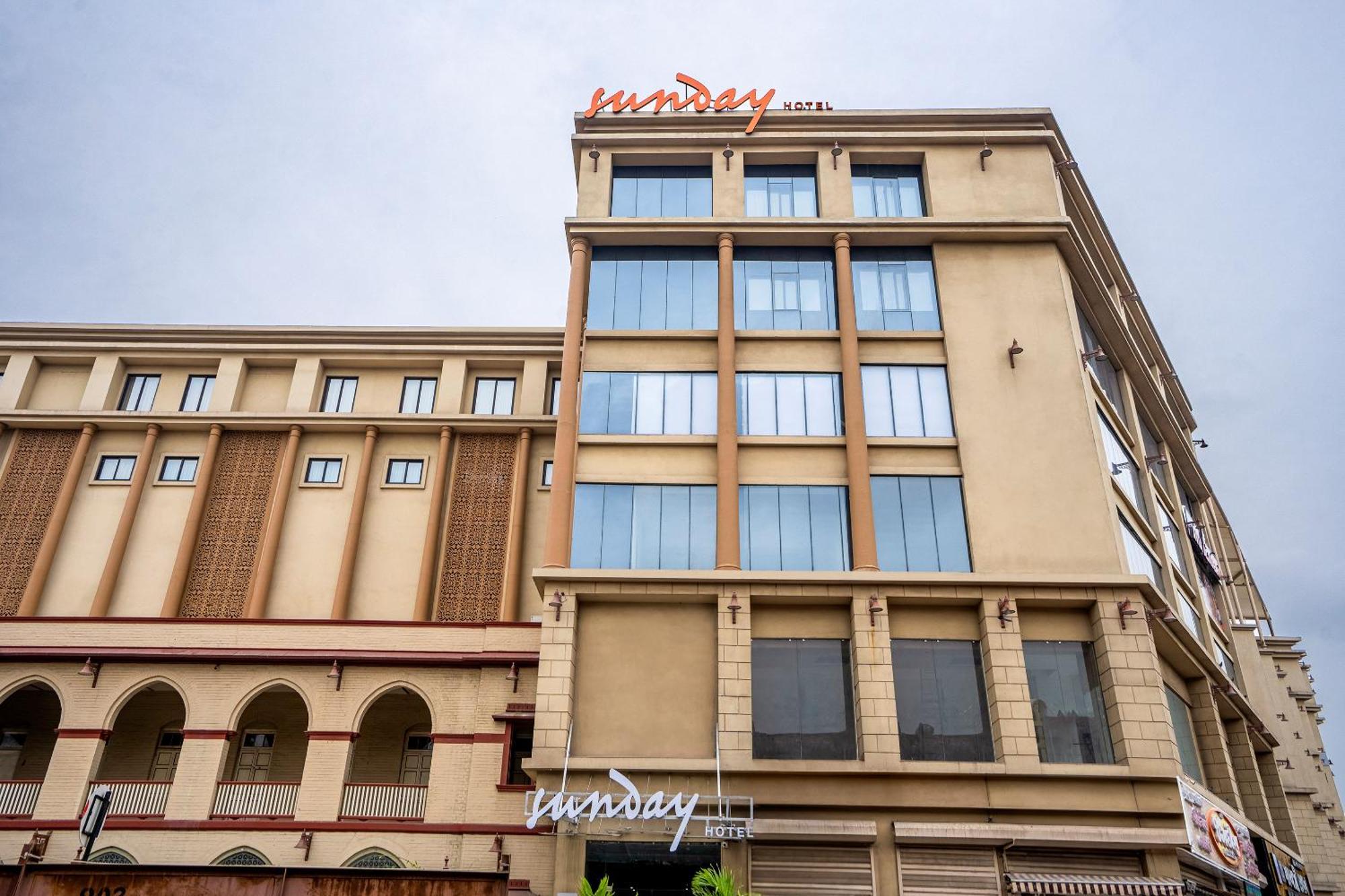 Sunday Hotel 巴罗达 外观 照片