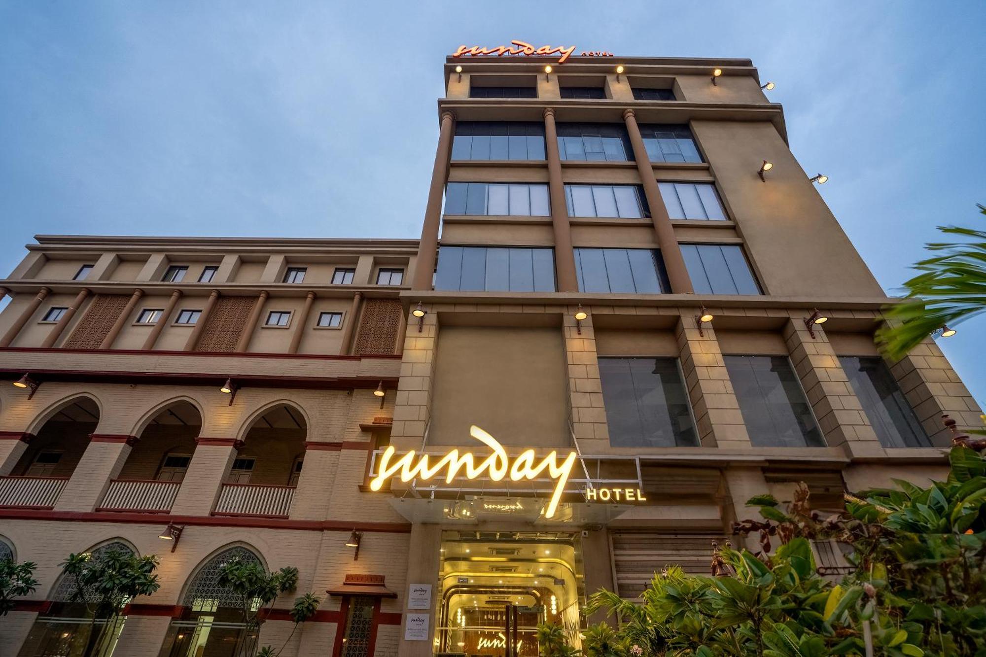 Sunday Hotel 巴罗达 外观 照片